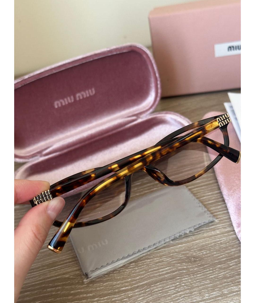 MIU MIU Коричневые пластиковые солнцезащитные очки, фото 6