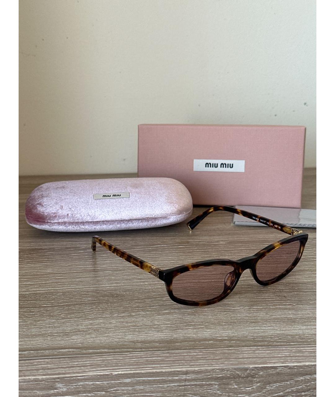 MIU MIU Коричневые пластиковые солнцезащитные очки, фото 2