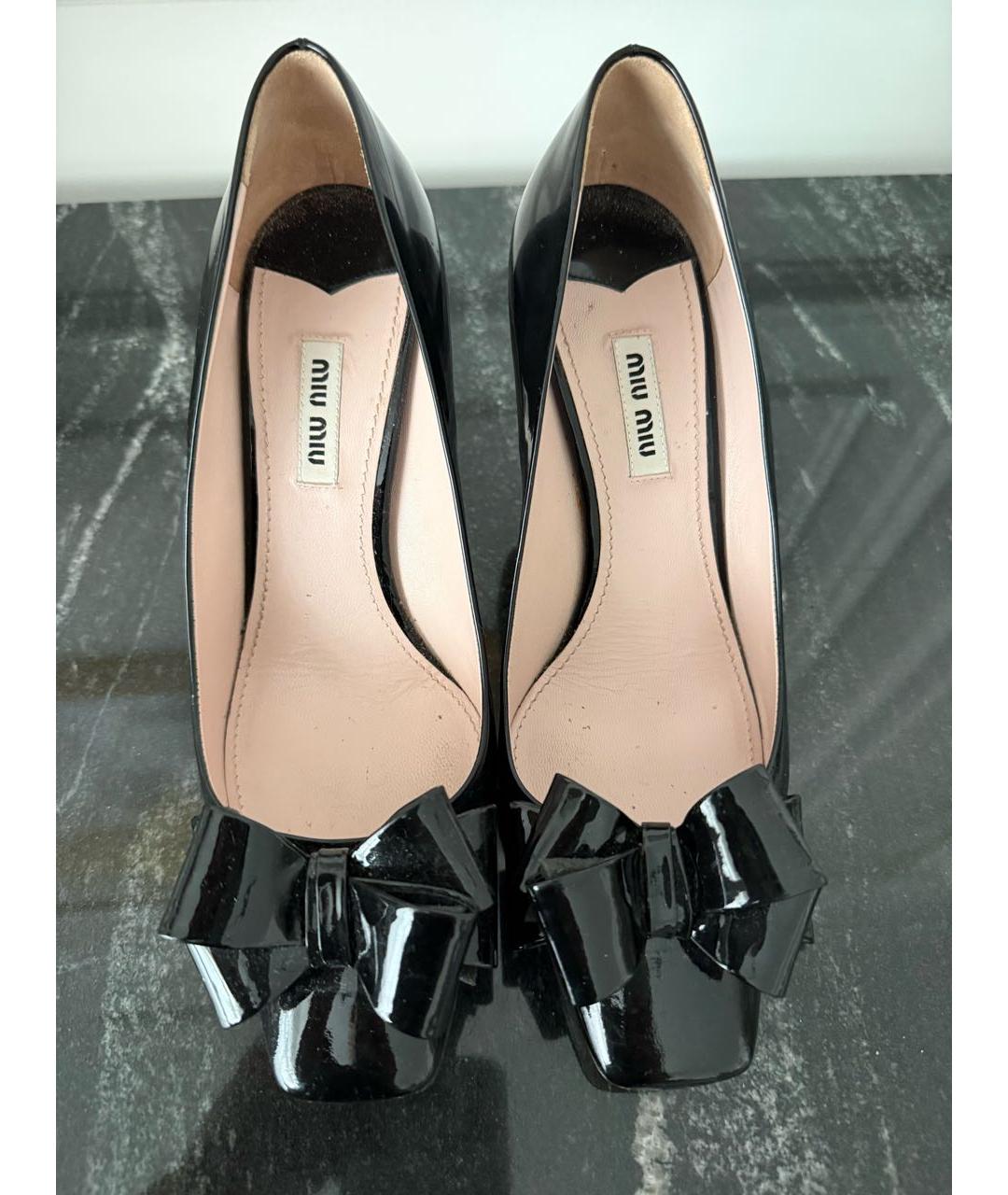 MIU MIU Черные туфли из лакированной кожи, фото 5