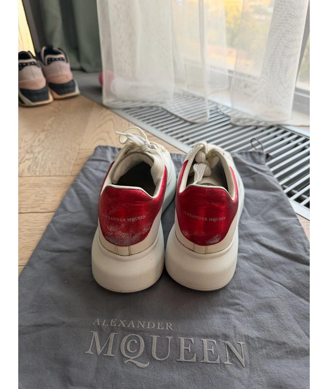 ALEXANDER MCQUEEN Белые кожаные кроссовки, фото 4