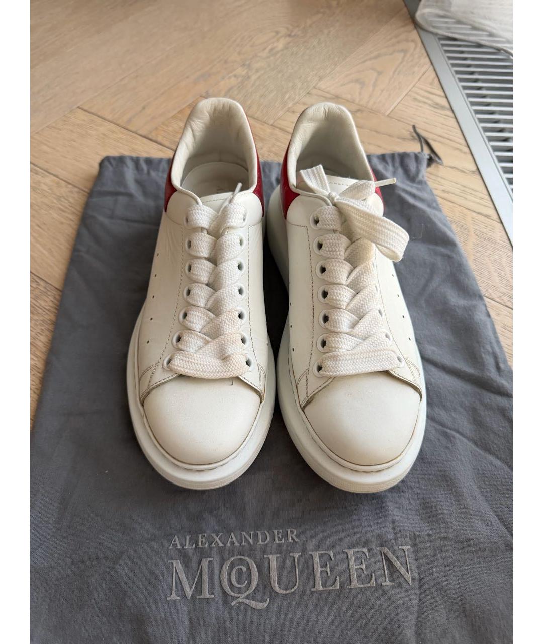 ALEXANDER MCQUEEN Белые кожаные кроссовки, фото 2
