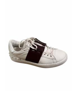 VALENTINO Низкие кроссовки / кеды