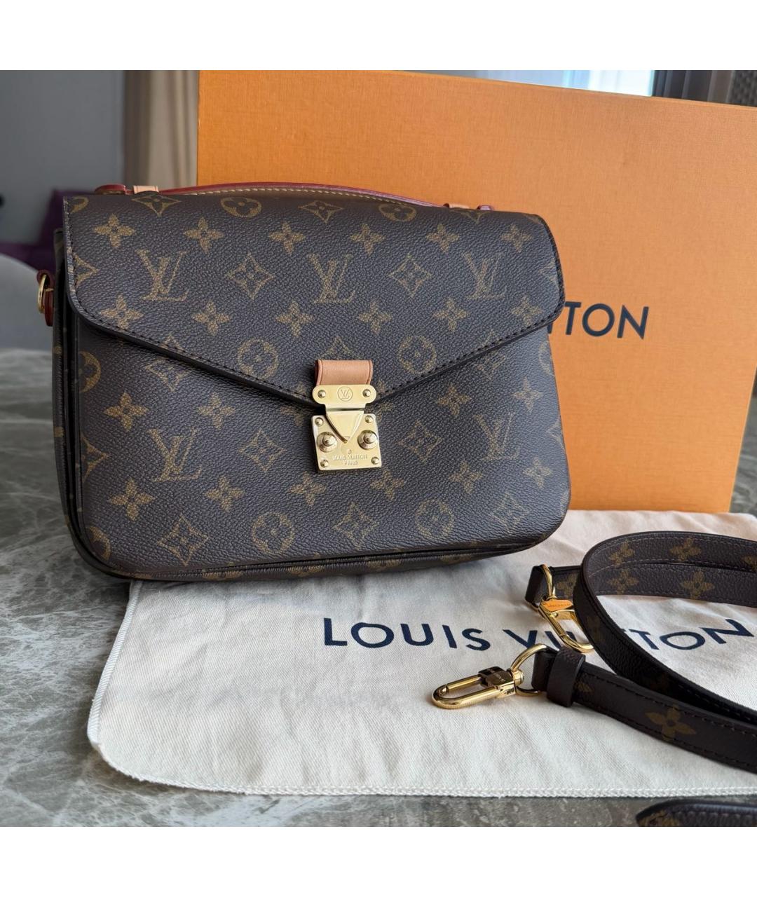 LOUIS VUITTON Коричневая сумка с короткими ручками, фото 7