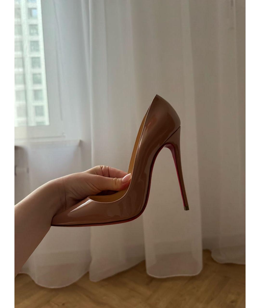 CHRISTIAN LOUBOUTIN Бежевые туфли из лакированной кожи, фото 3
