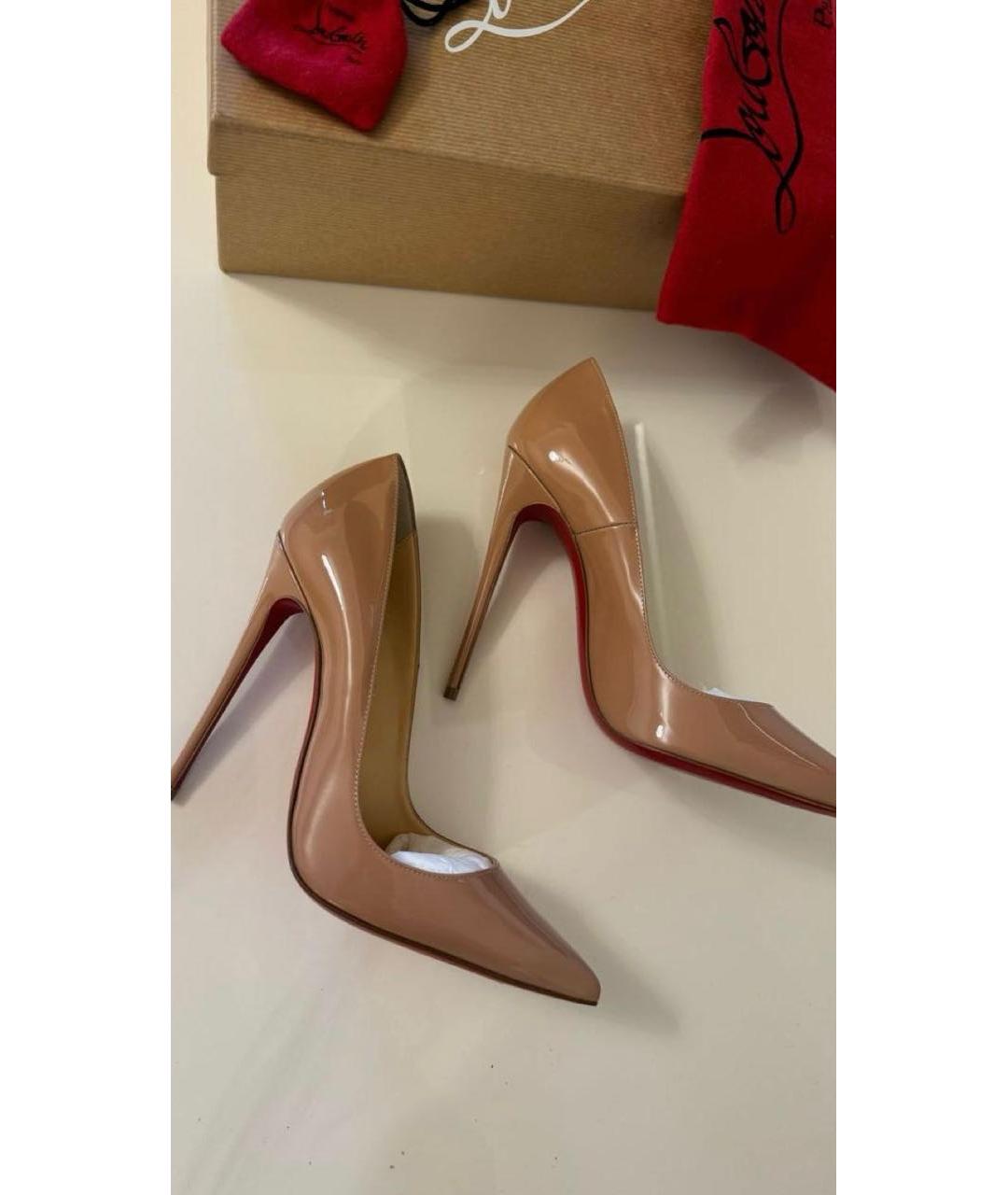 CHRISTIAN LOUBOUTIN Бежевые туфли из лакированной кожи, фото 8
