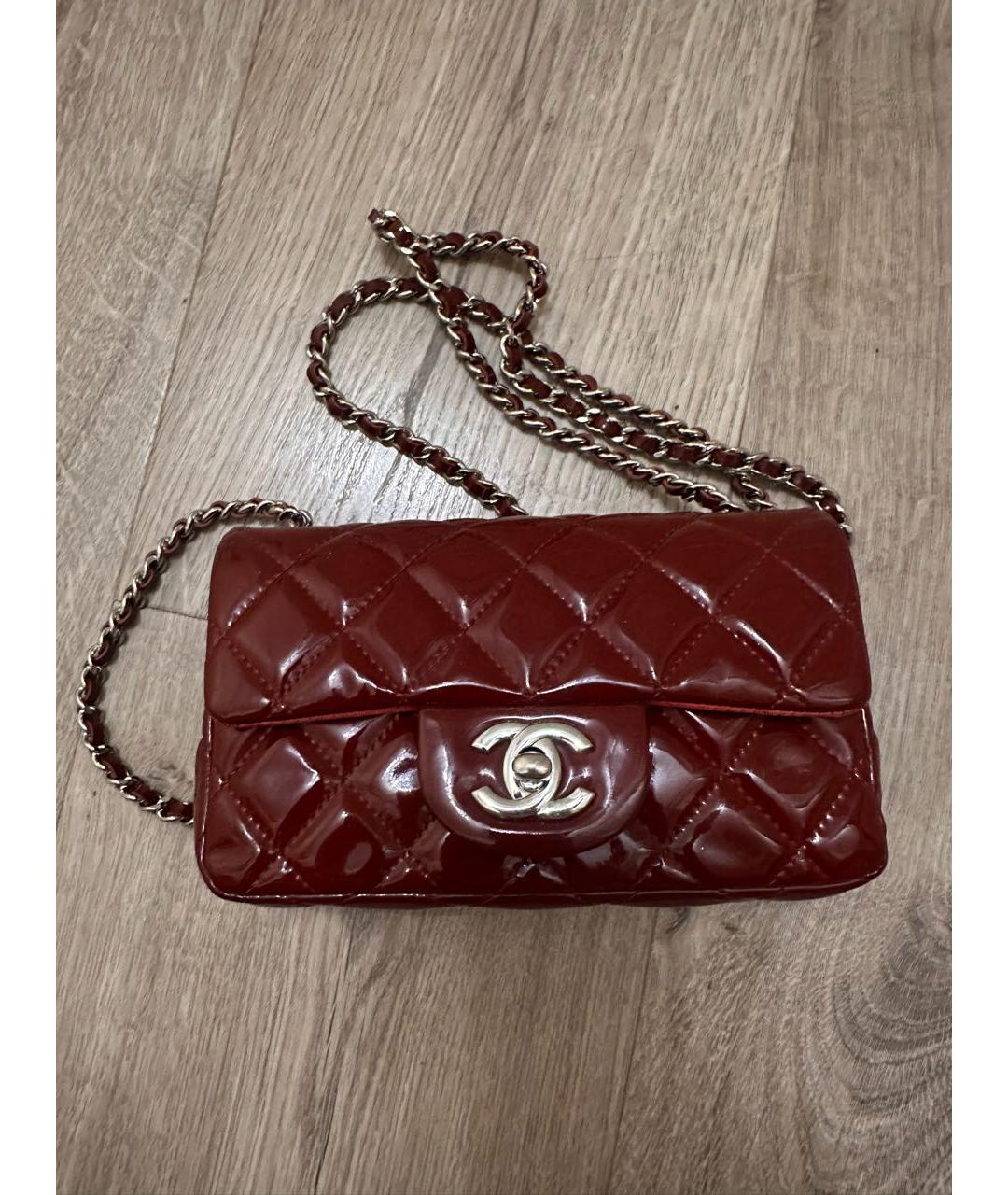 CHANEL Красная сумка через плечо из лакированной кожи, фото 9