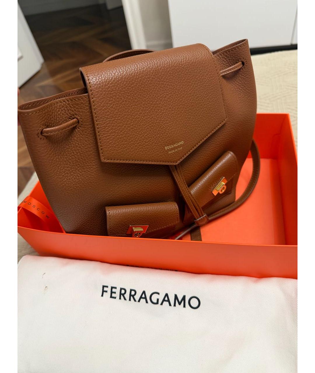 FERRAGAMO Коричневый кожаный рюкзак, фото 3
