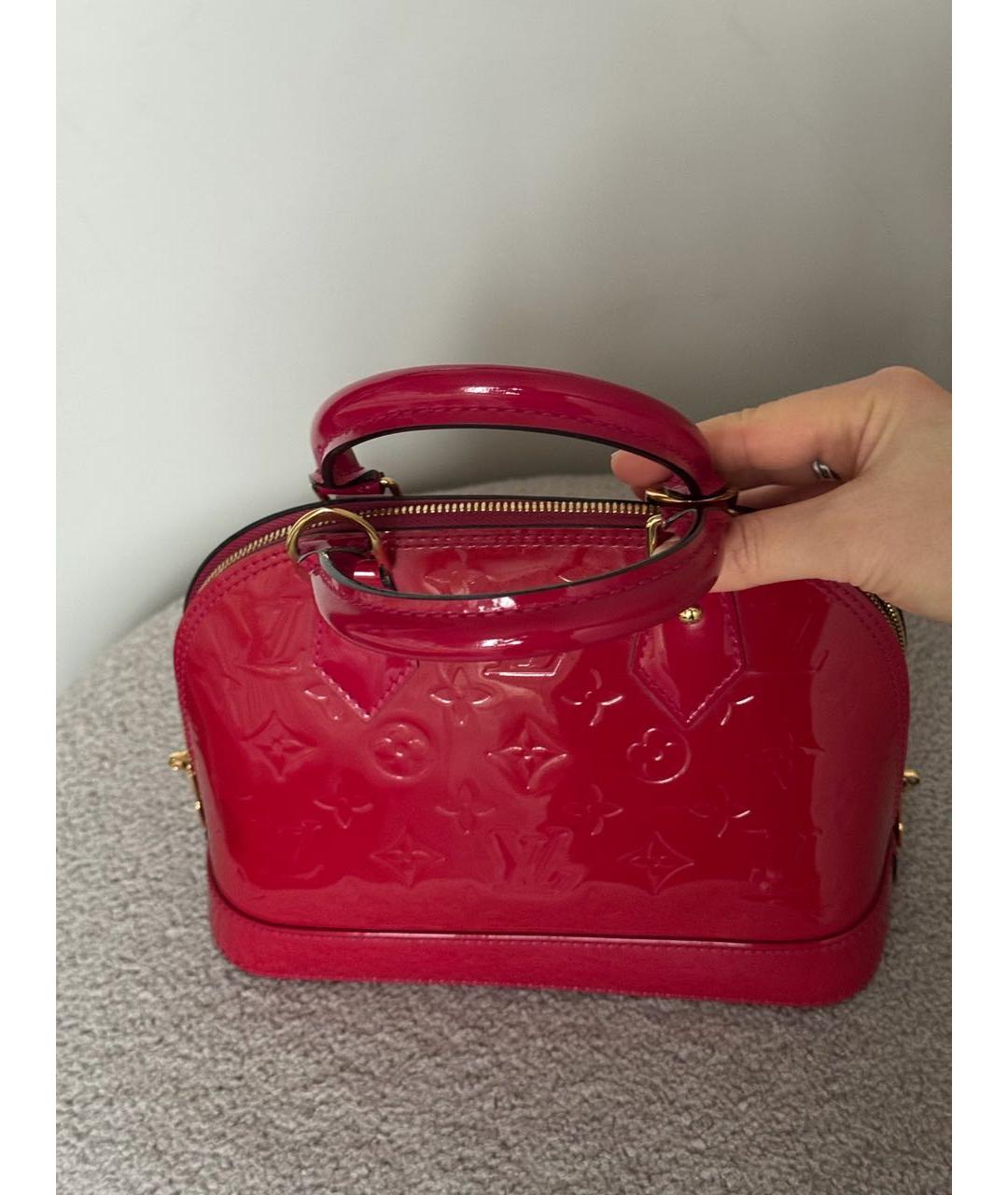 LOUIS VUITTON Красная сумка через плечо из лакированной кожи, фото 4