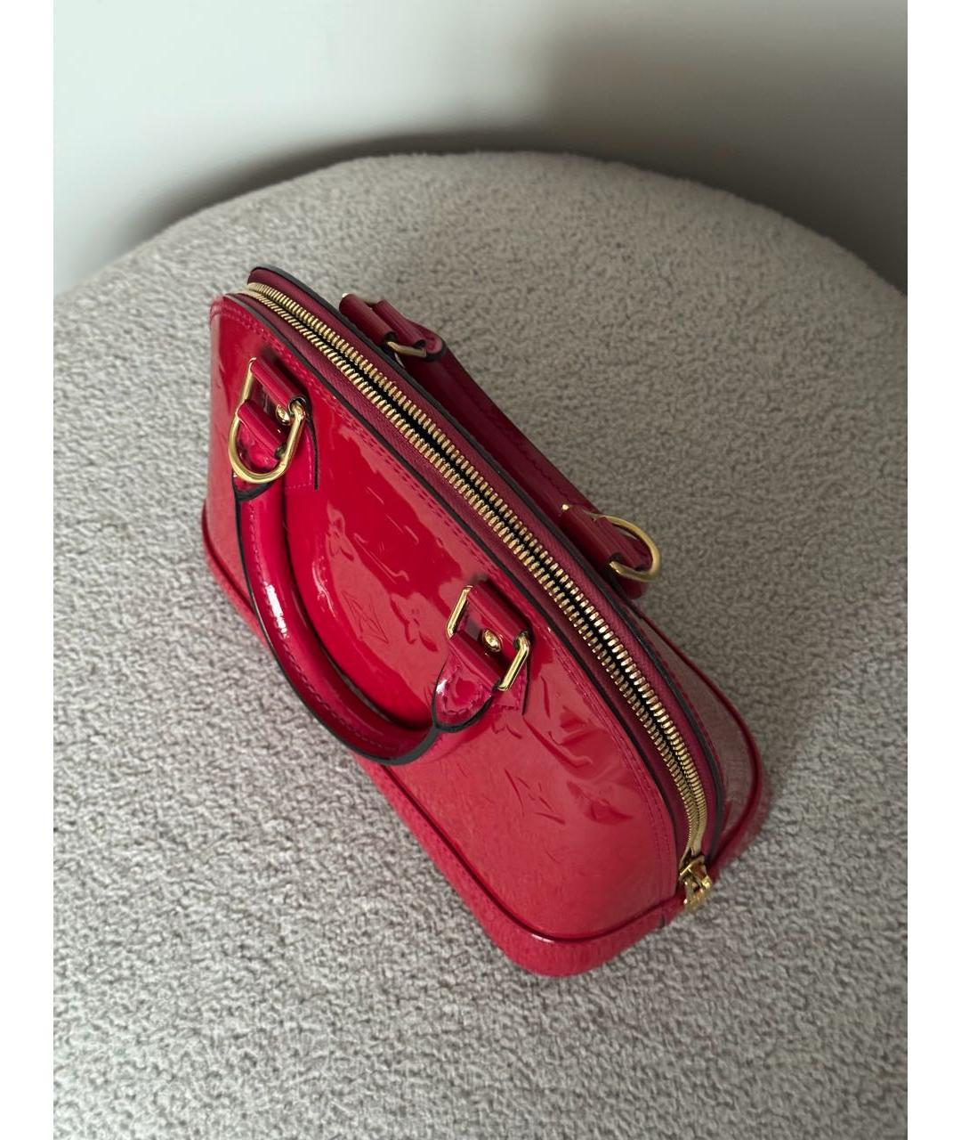 LOUIS VUITTON Красная сумка через плечо из лакированной кожи, фото 8