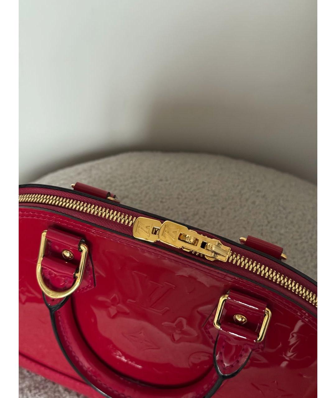 LOUIS VUITTON Красная сумка через плечо из лакированной кожи, фото 7