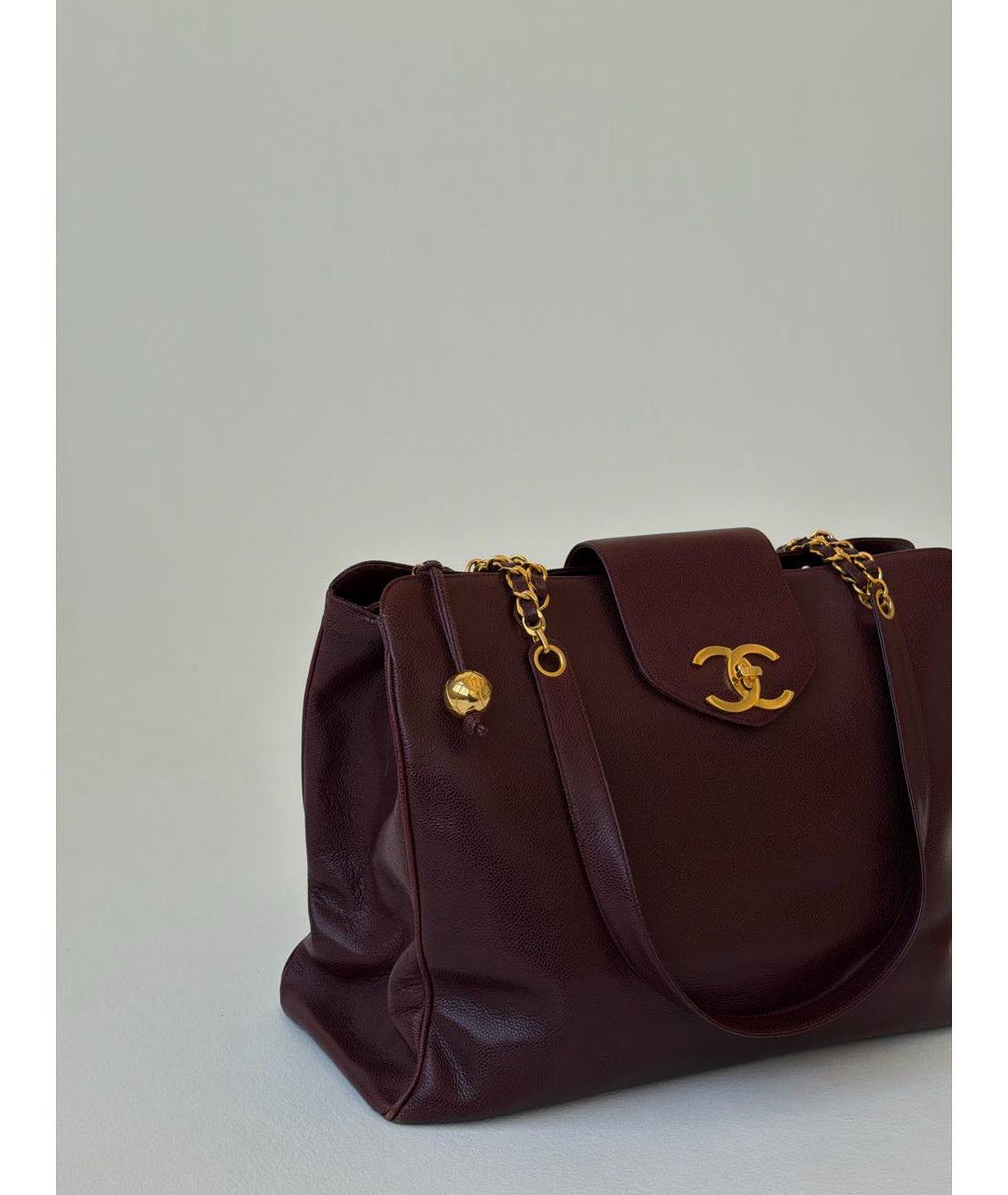CHANEL Бордовая сумка через плечо из лакированной кожи, фото 3
