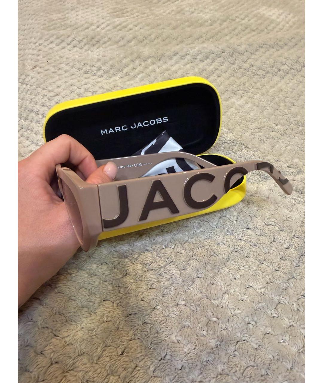 MARC BY MARC JACOBS Бежевые пластиковые солнцезащитные очки, фото 3
