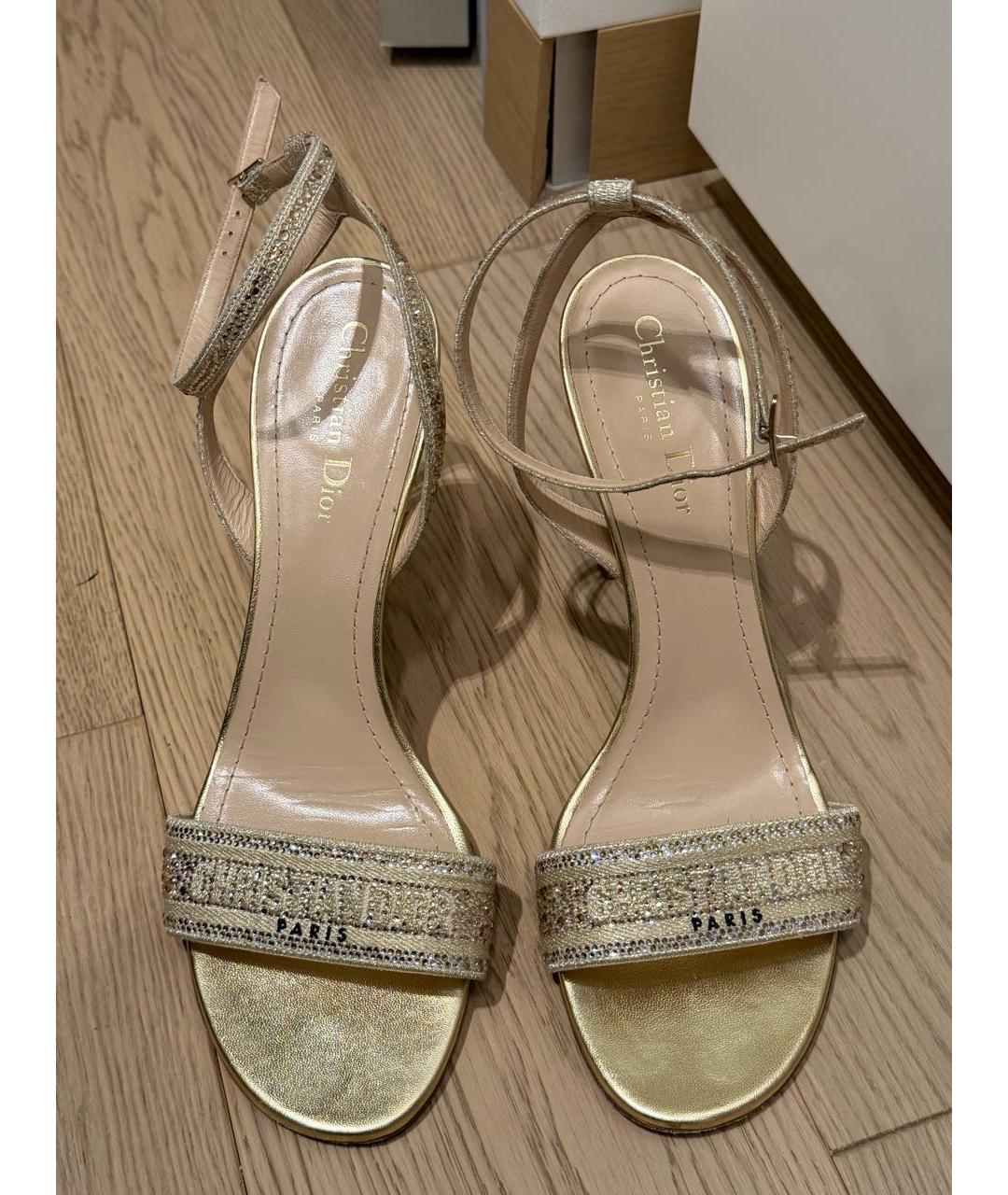 CHRISTIAN DIOR Золотые босоножки, фото 2