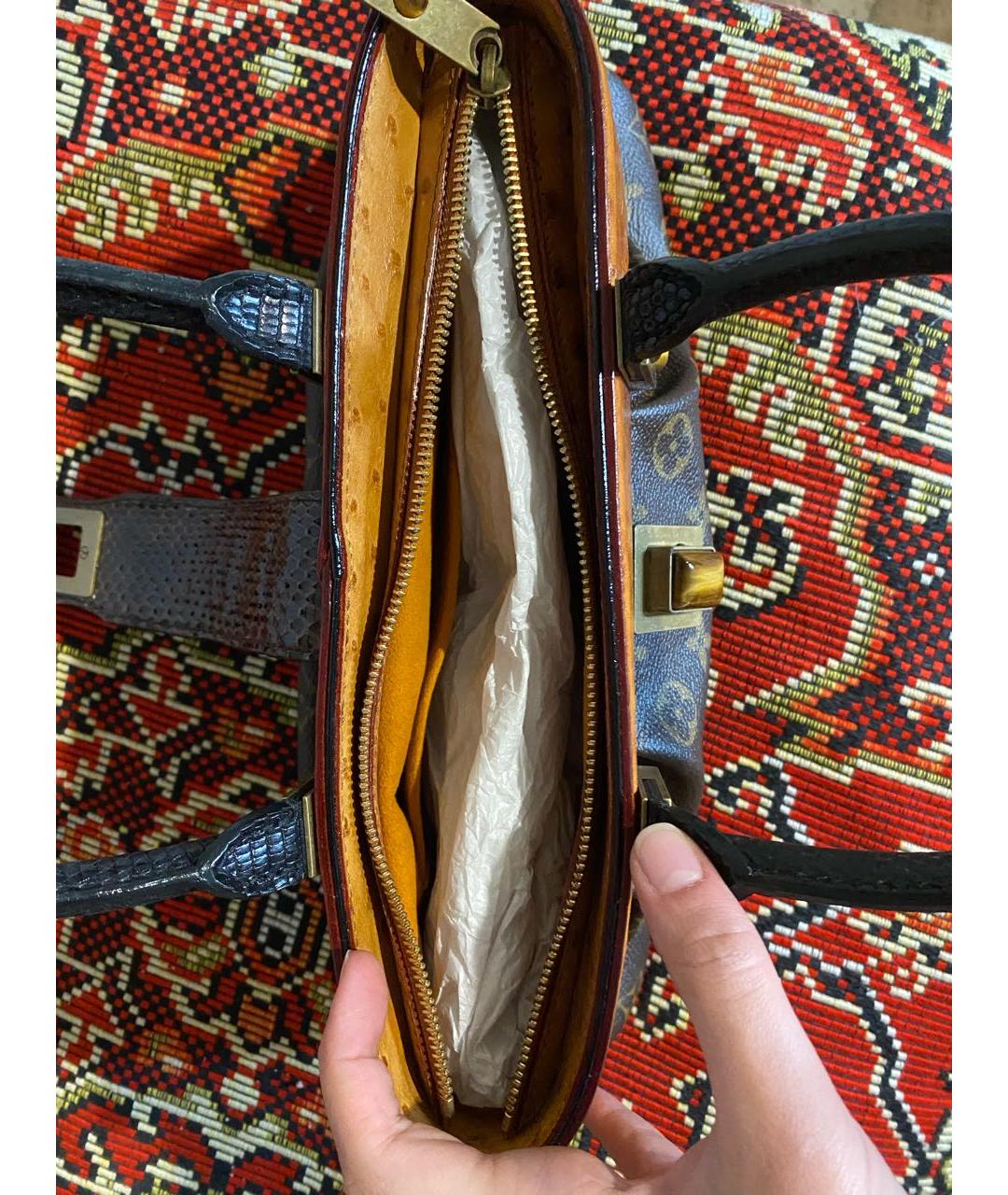 LOUIS VUITTON Коричневая сумка с короткими ручками из экзотической кожи, фото 3