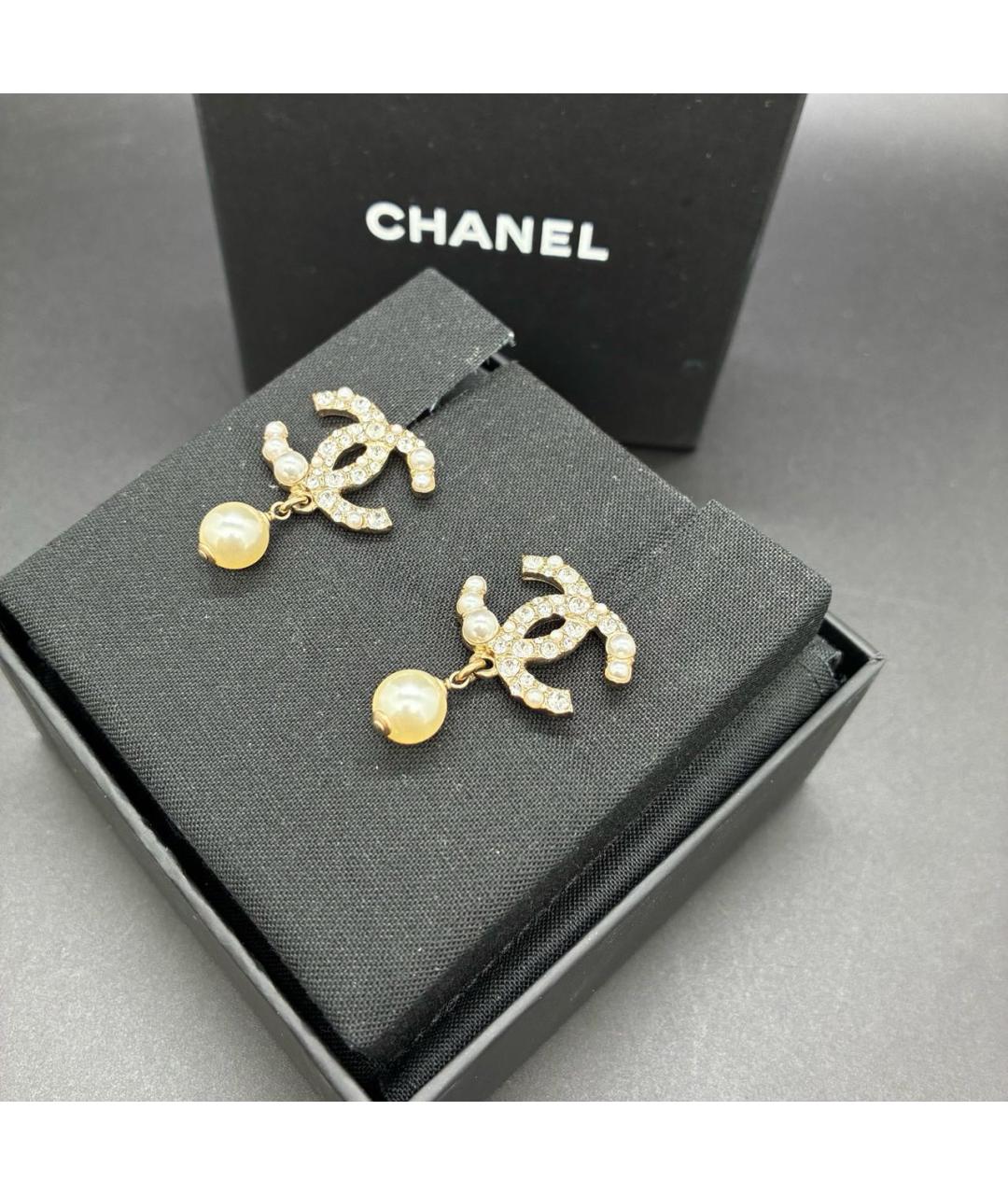 CHANEL Белые металлические серьги, фото 5