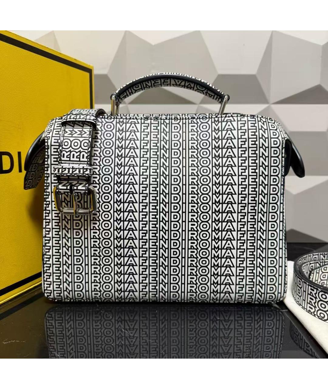FENDI Сумка через плечо, фото 3