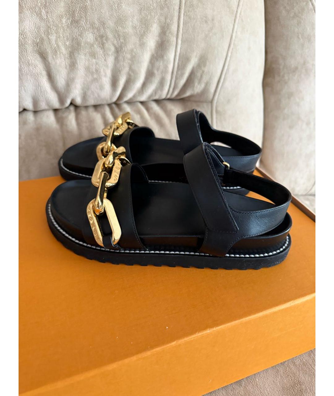 LOUIS VUITTON Черные кожаные сандалии, фото 3