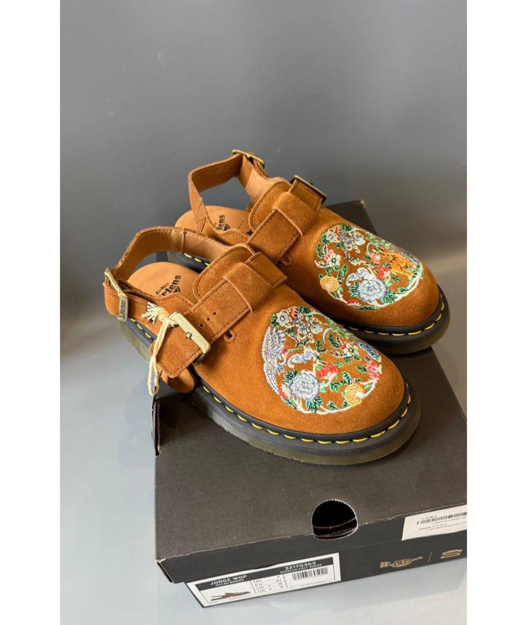 DR. MARTENS Коричневые замшевые сабо, фото 2