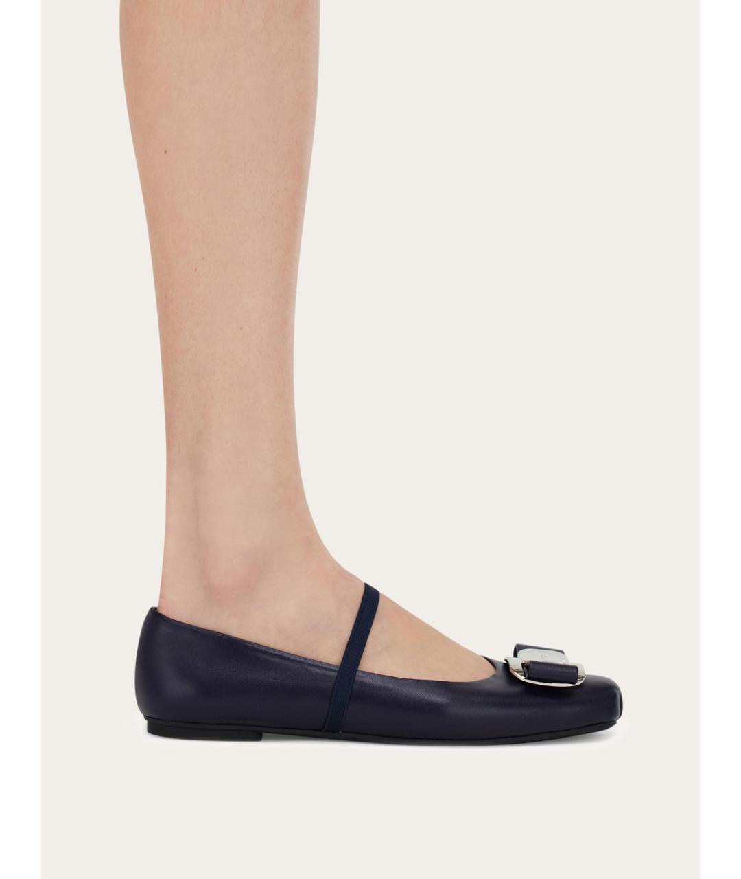 FERRAGAMO Темно-синие кожаные балетки, фото 2
