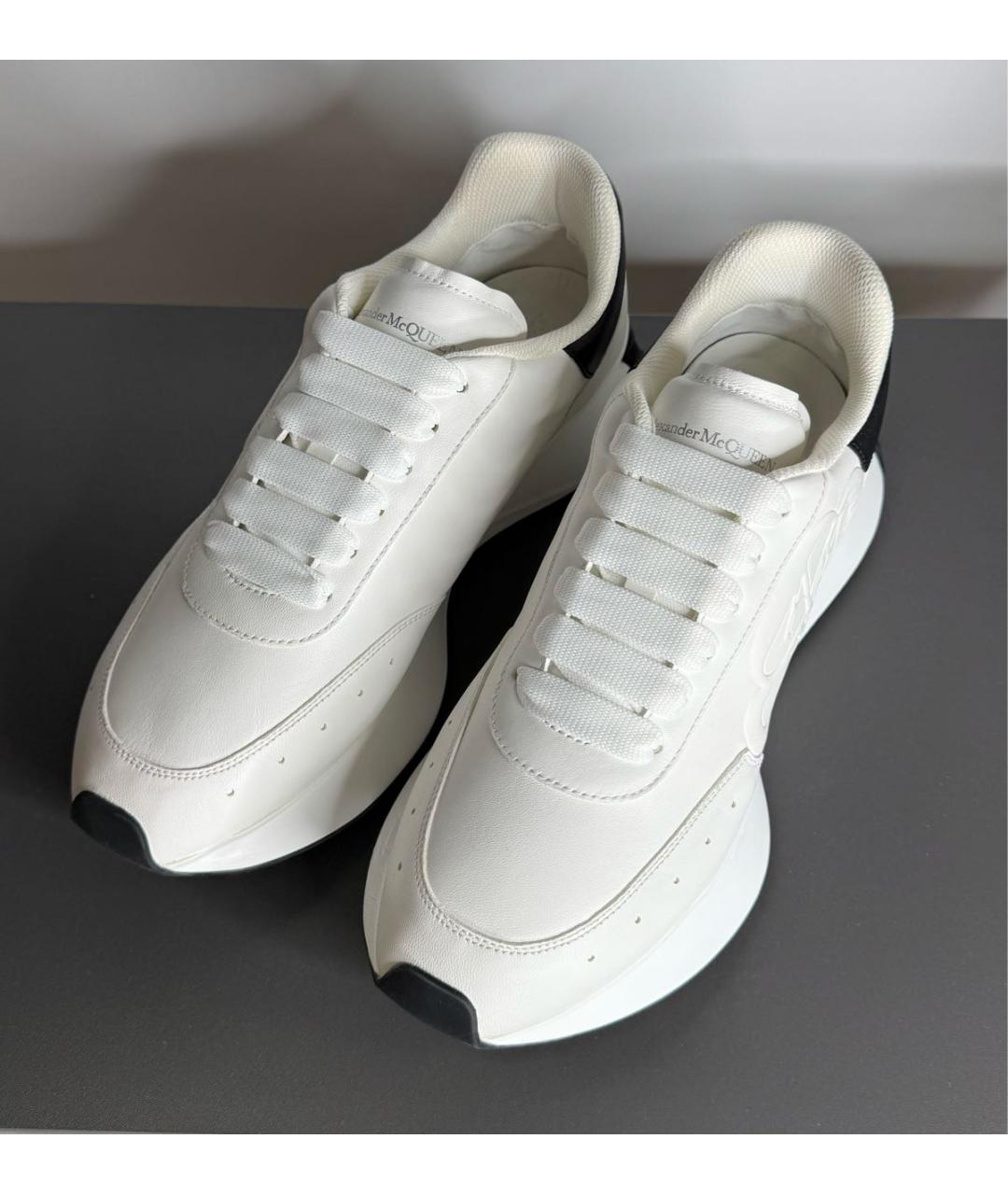 ALEXANDER MCQUEEN Белые кожаные низкие кроссовки / кеды, фото 2