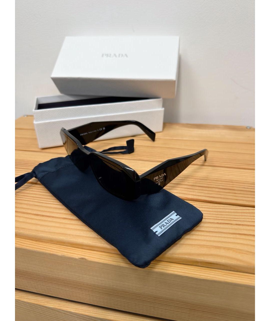 PRADA Черные пластиковые солнцезащитные очки, фото 3