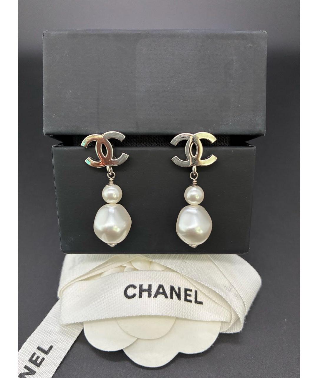 CHANEL Бежевые серьги, фото 4