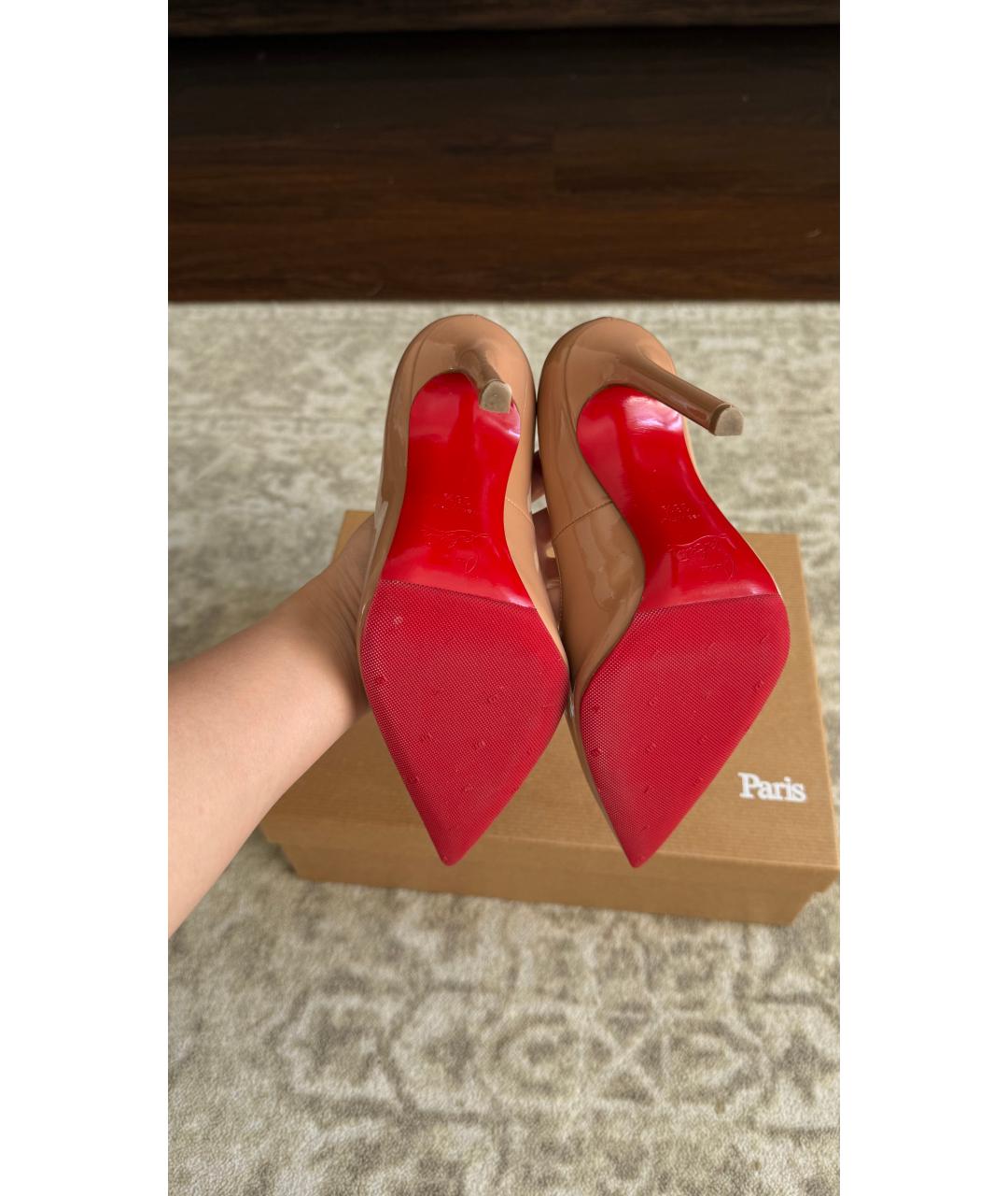 CHRISTIAN LOUBOUTIN Бежевые туфли из лакированной кожи, фото 3