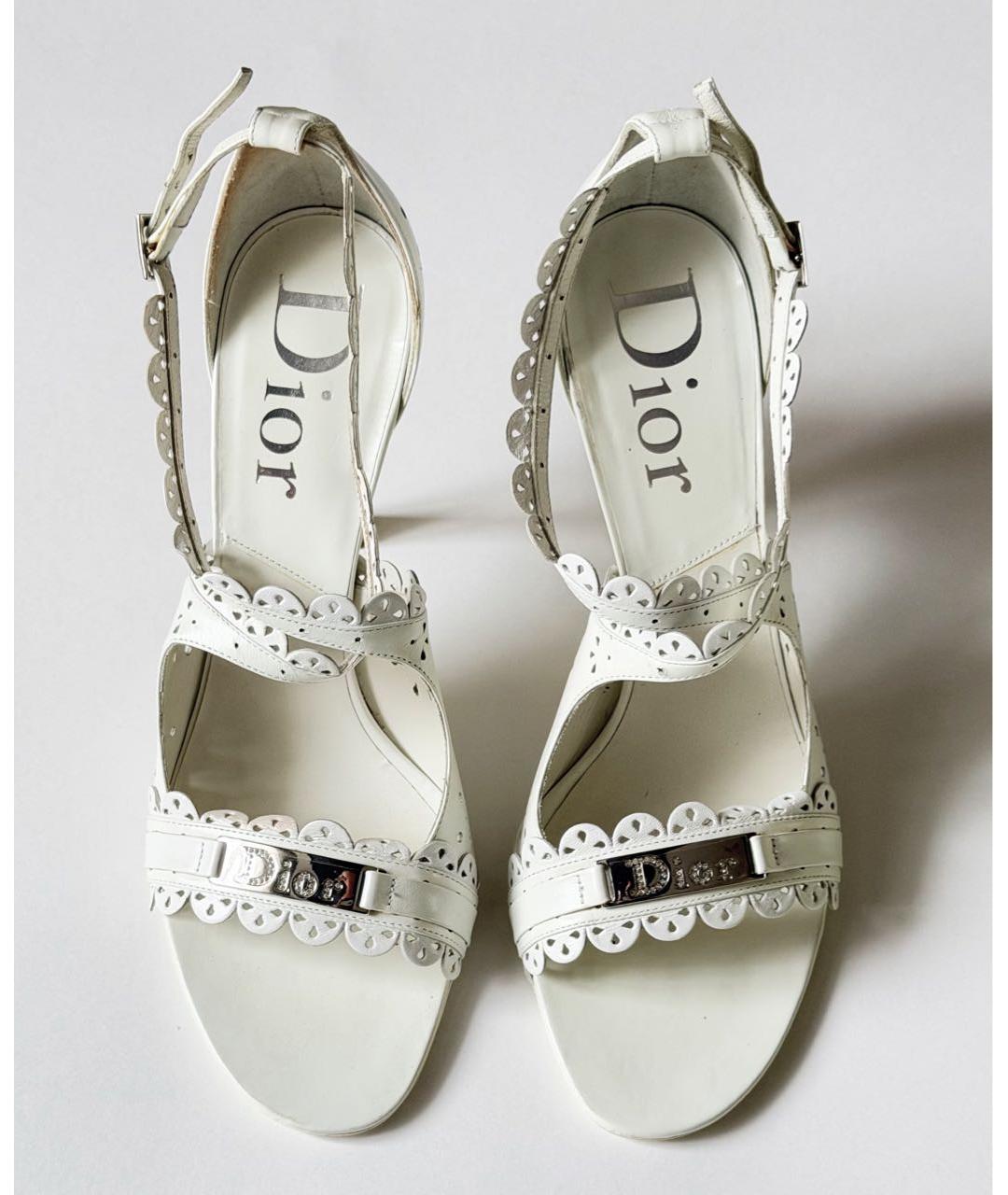 CHRISTIAN DIOR Белые кожаные босоножки, фото 3