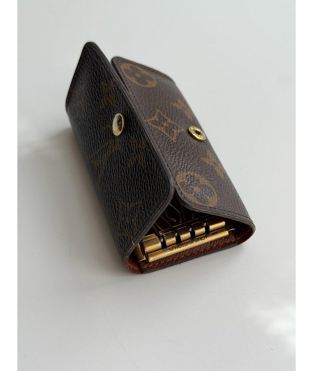 LOUIS VUITTON Коричневая ключница, фото 5