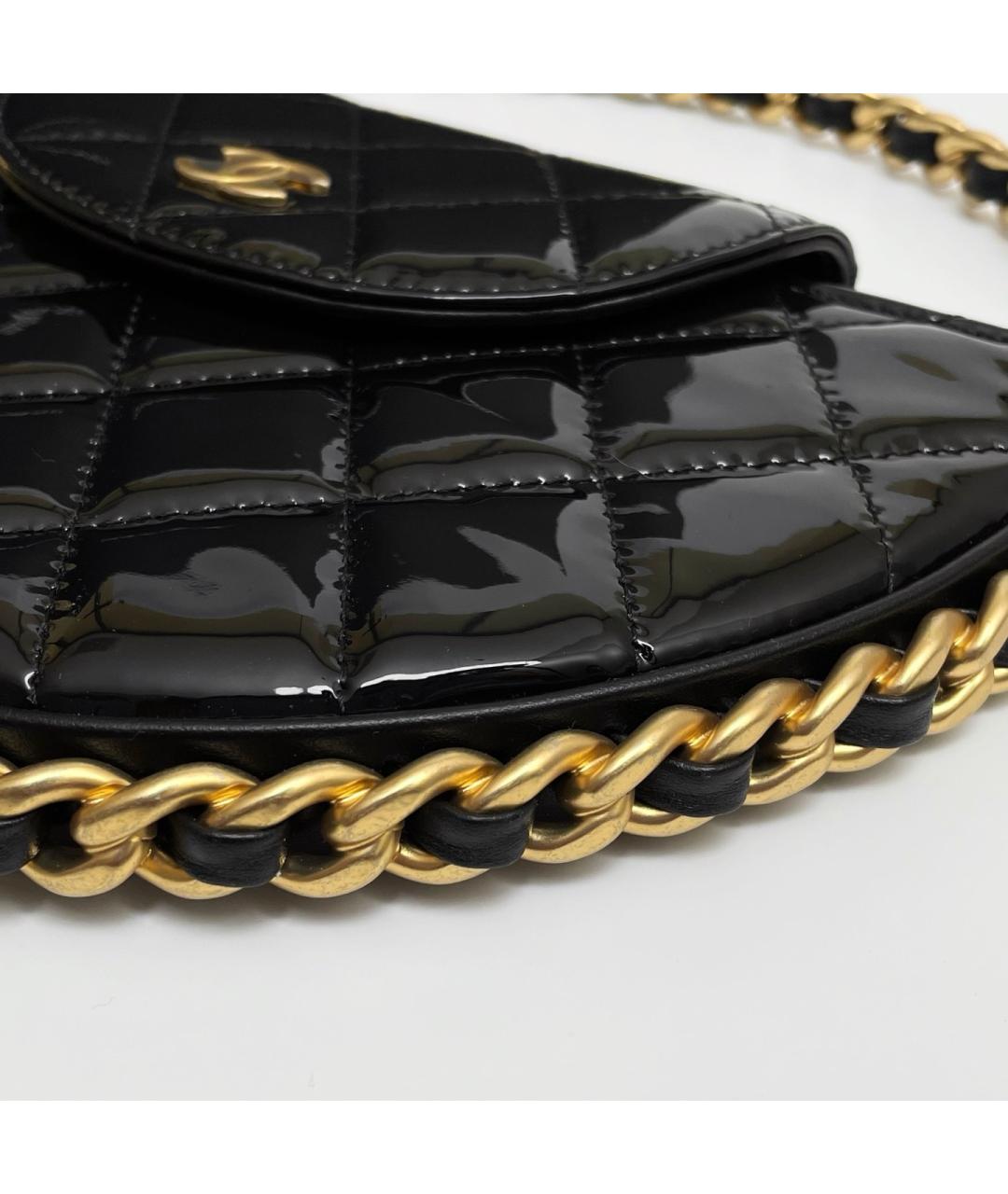 CHANEL Черная сумка с короткими ручками из лакированной кожи, фото 5