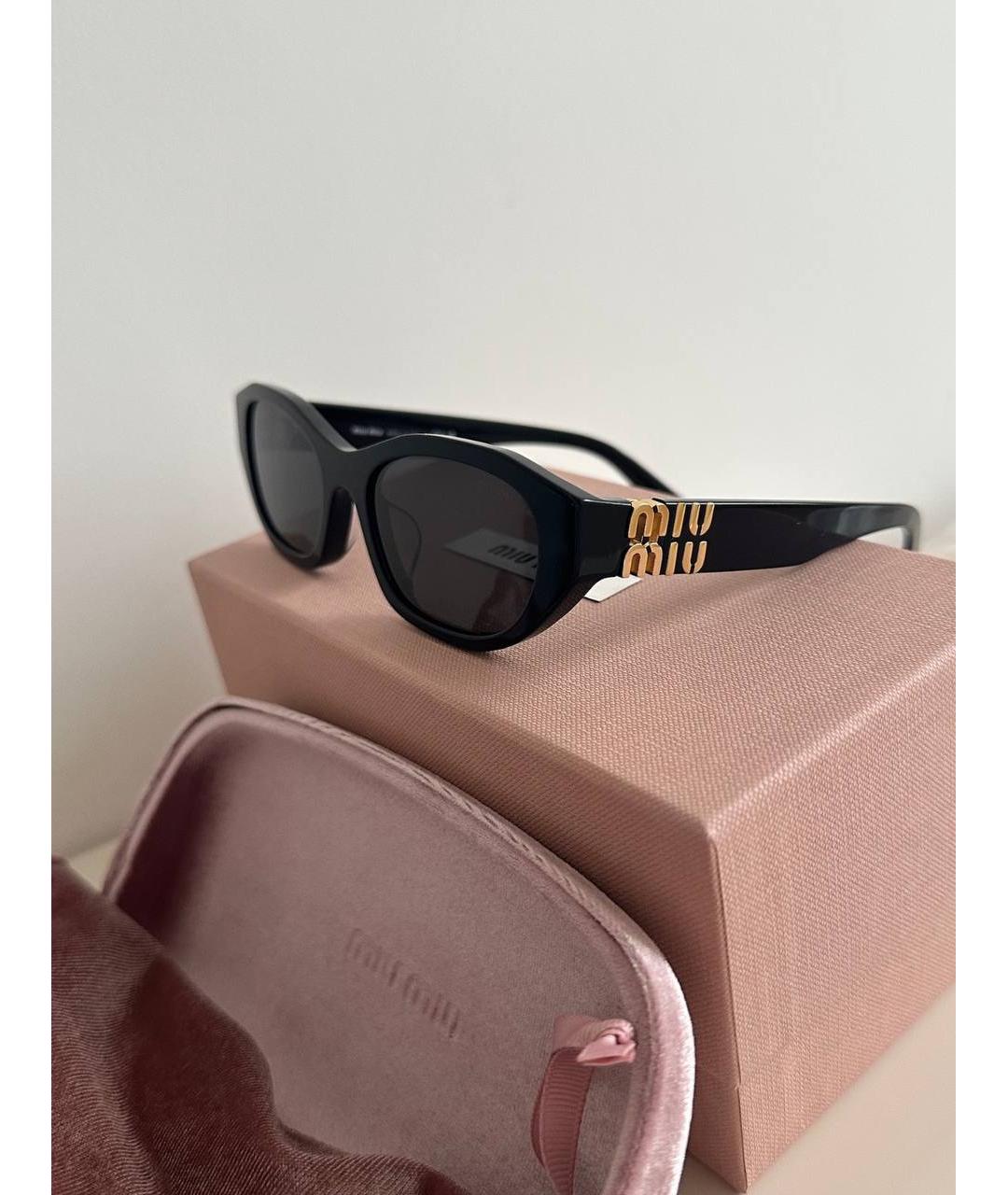MIU MIU Черные пластиковые солнцезащитные очки, фото 4
