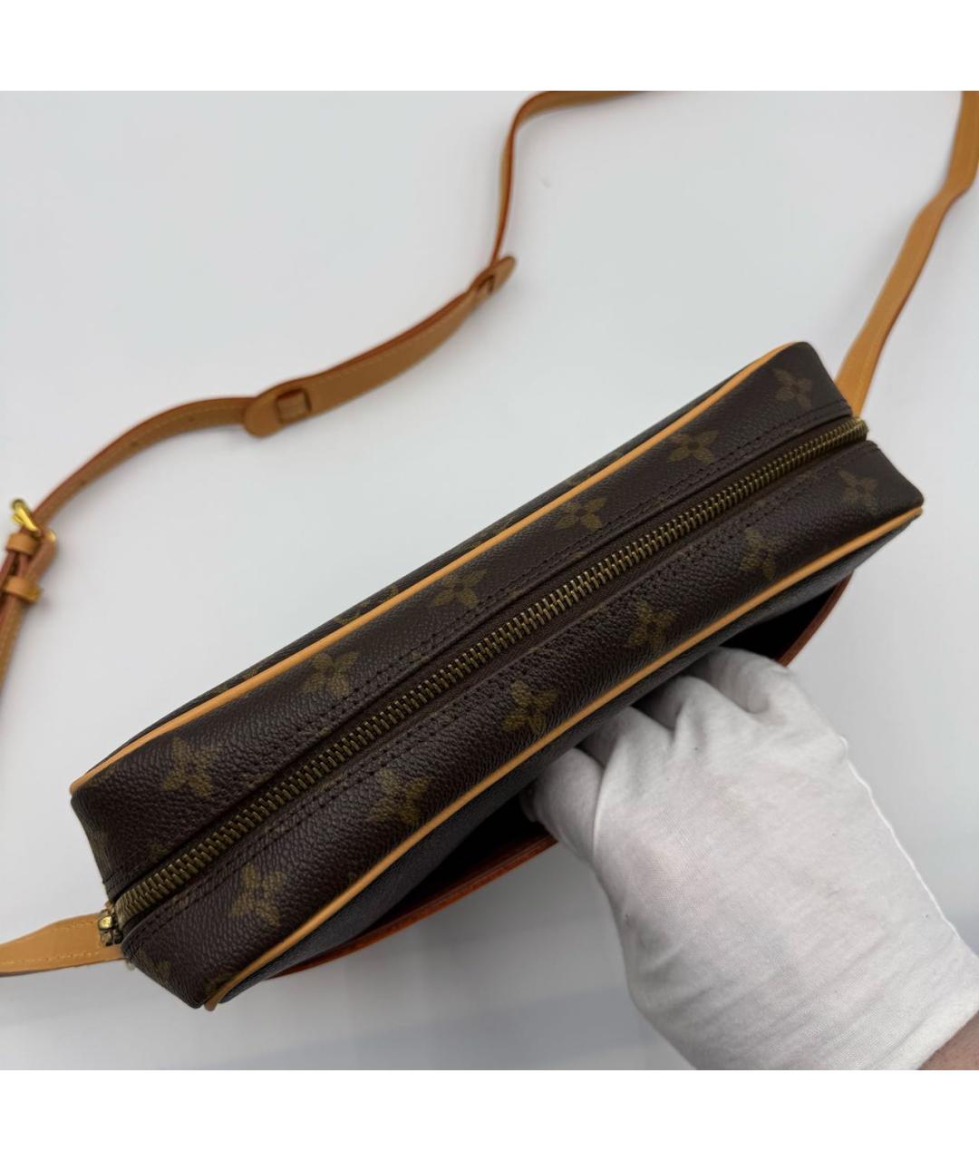LOUIS VUITTON Кожаная поясная сумка, фото 3
