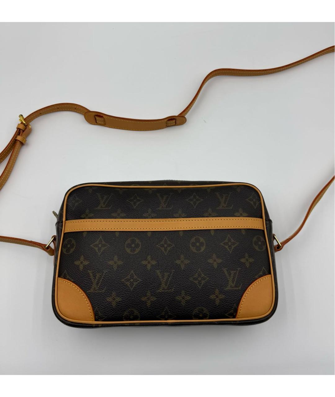 LOUIS VUITTON Кожаная поясная сумка, фото 8