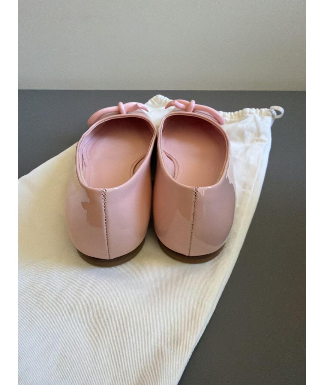 FERRAGAMO Коралловые балетки из лакированной кожи, фото 3