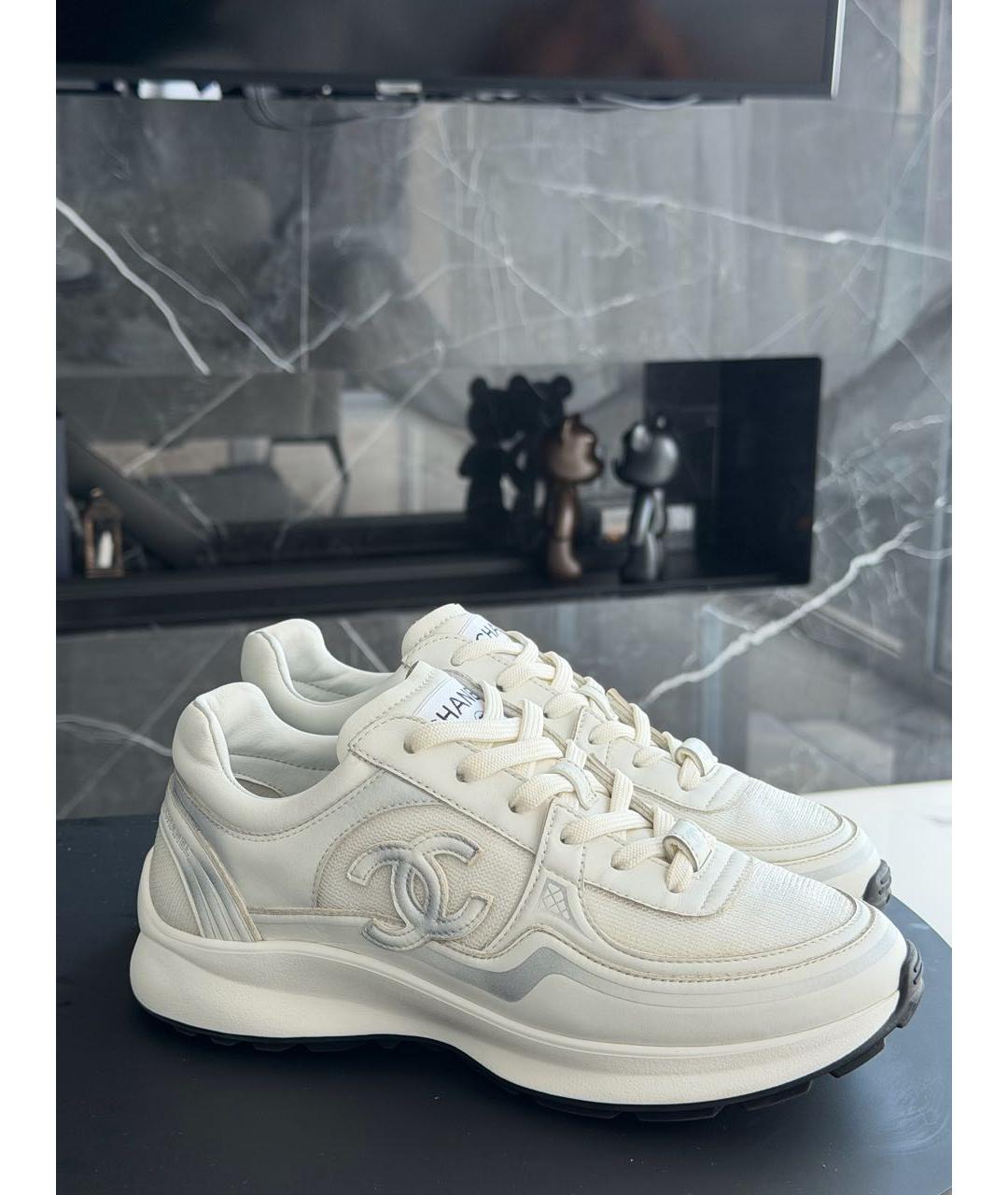 CHANEL Белые кожаные кроссовки, фото 6