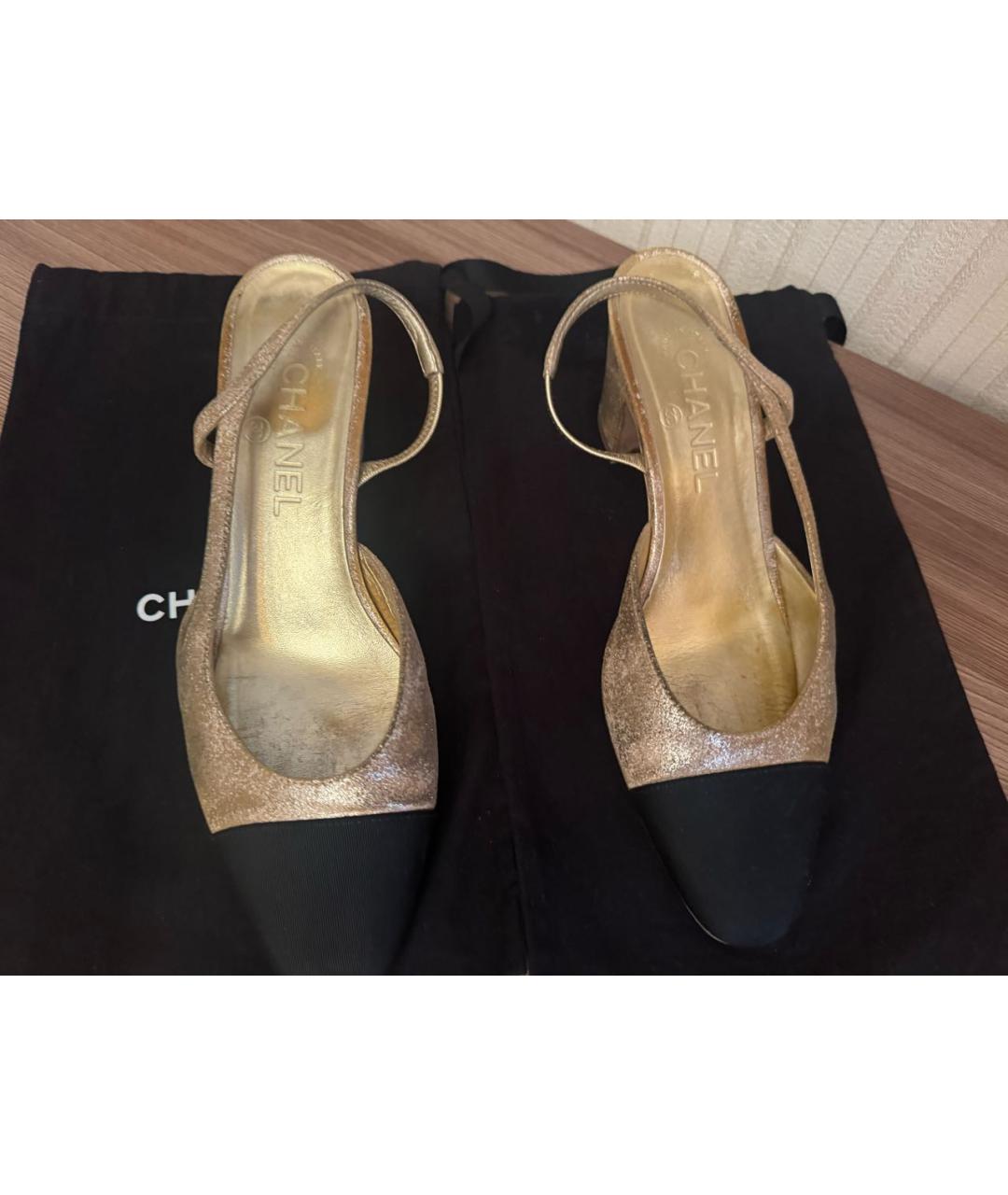 CHANEL Золотые текстильные туфли, фото 5