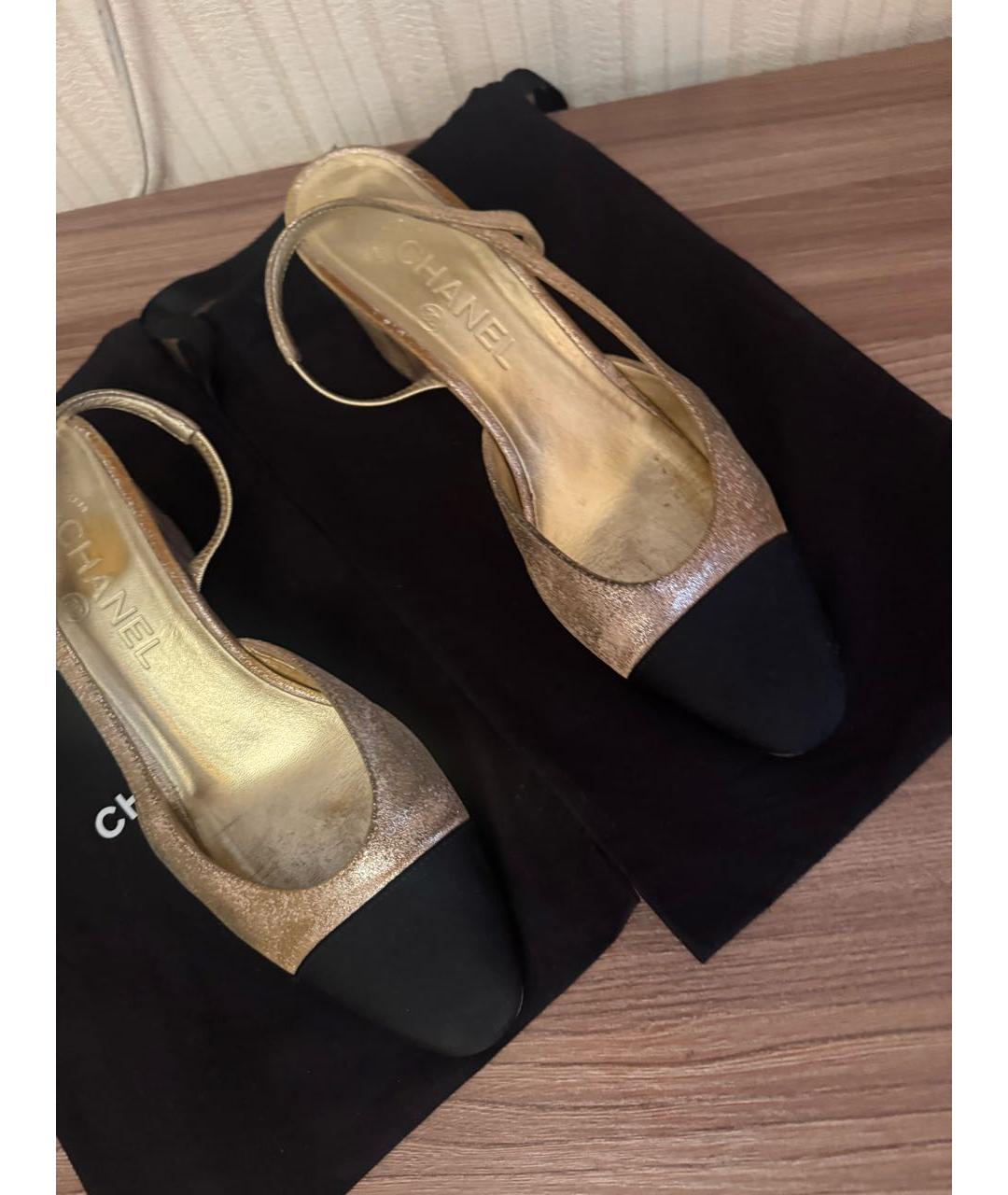 CHANEL Золотые текстильные туфли, фото 2