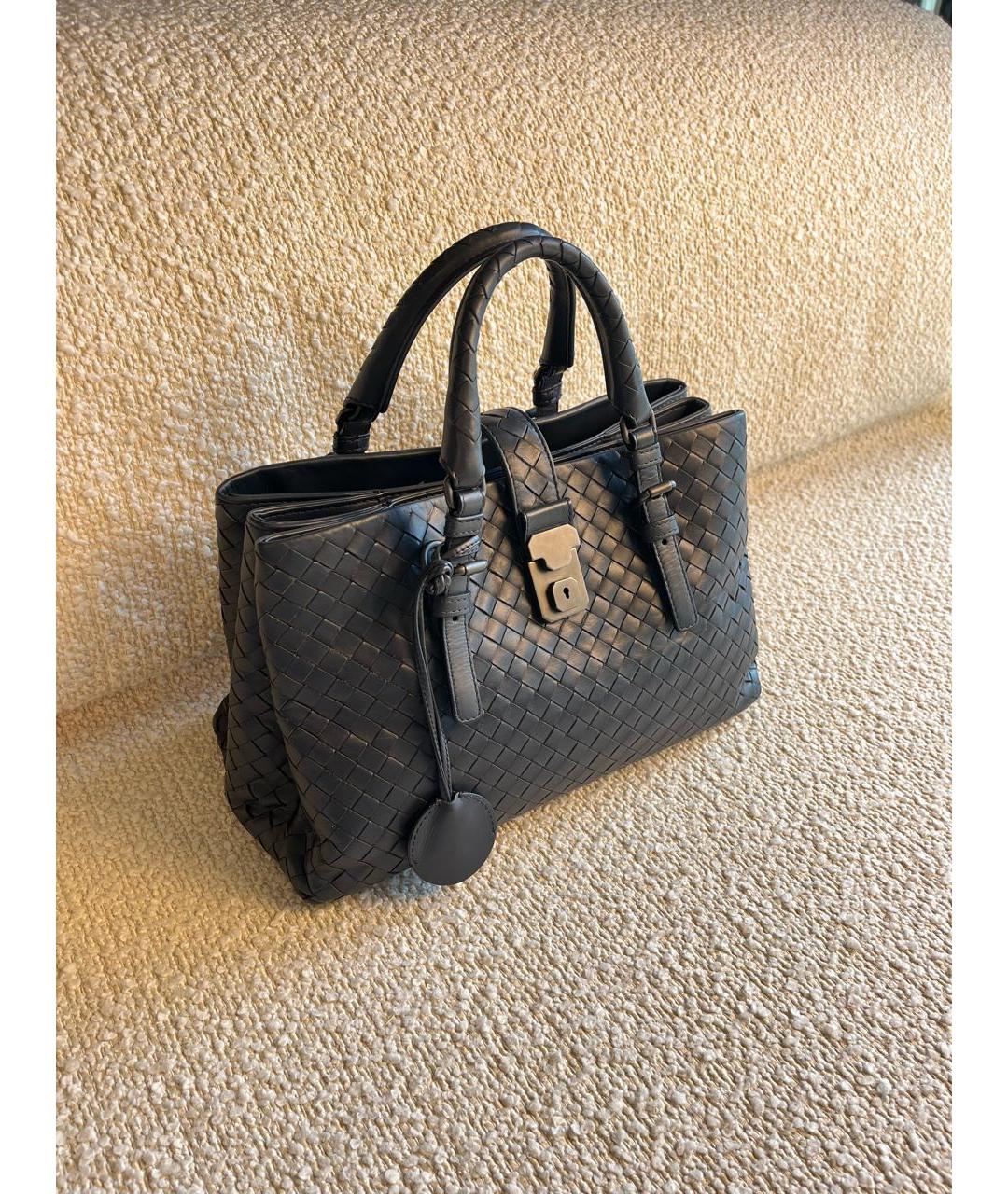 BOTTEGA VENETA Темно-синяя кожаная сумка с короткими ручками, фото 2