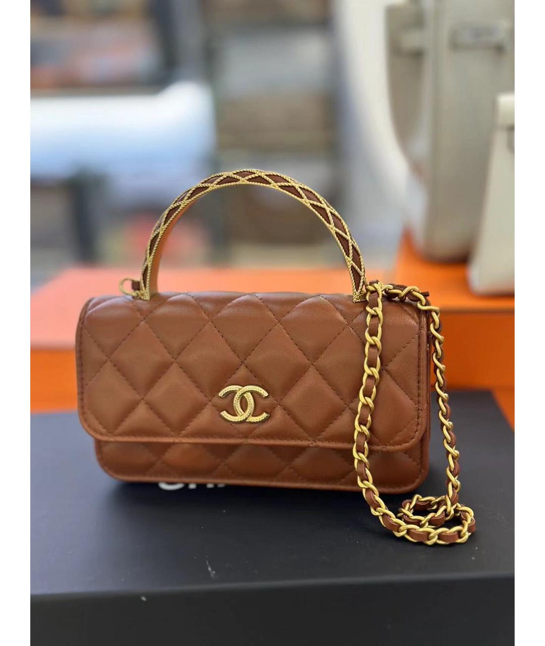 CHANEL Коричневая кожаная сумка с короткими ручками, фото 4