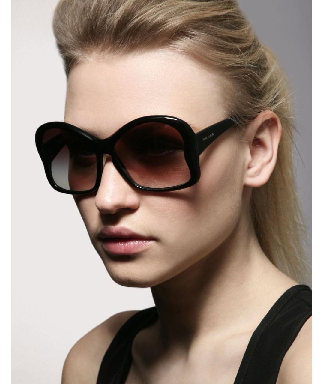 PRADA Черные пластиковые солнцезащитные очки, фото 2