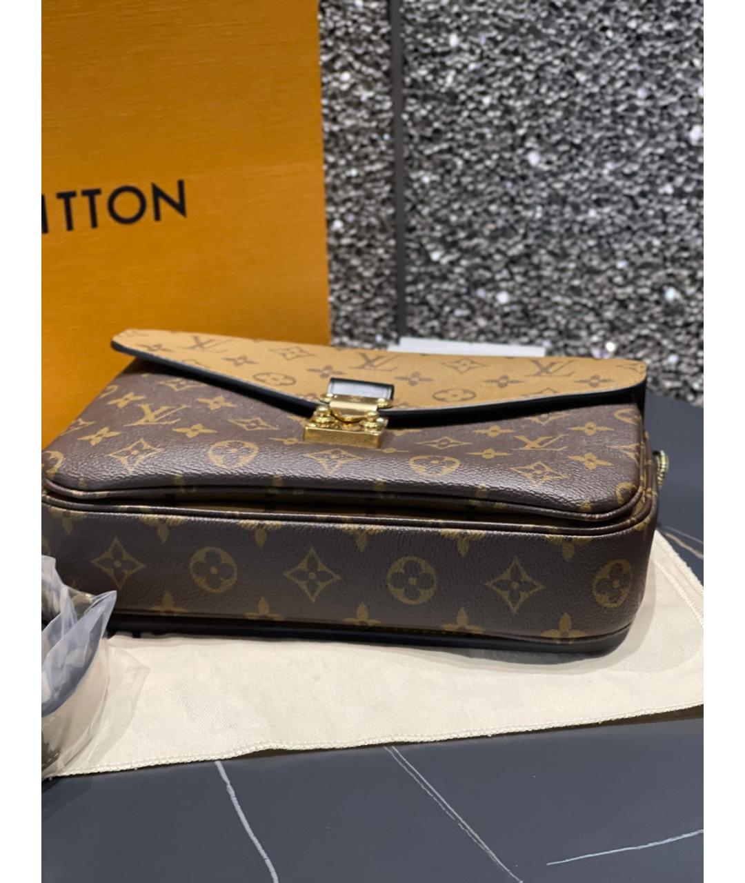 LOUIS VUITTON Коричневая сумка через плечо из искусственной кожи, фото 5