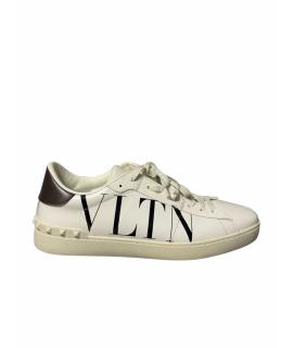 VALENTINO Низкие кроссовки / кеды