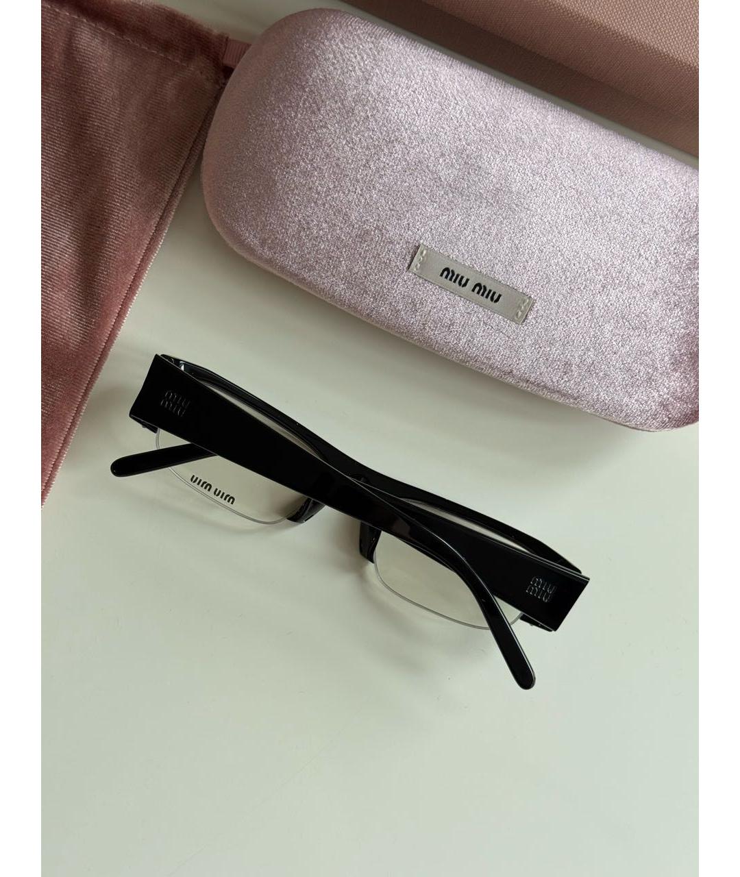 MIU MIU Черные пластиковые солнцезащитные очки, фото 3