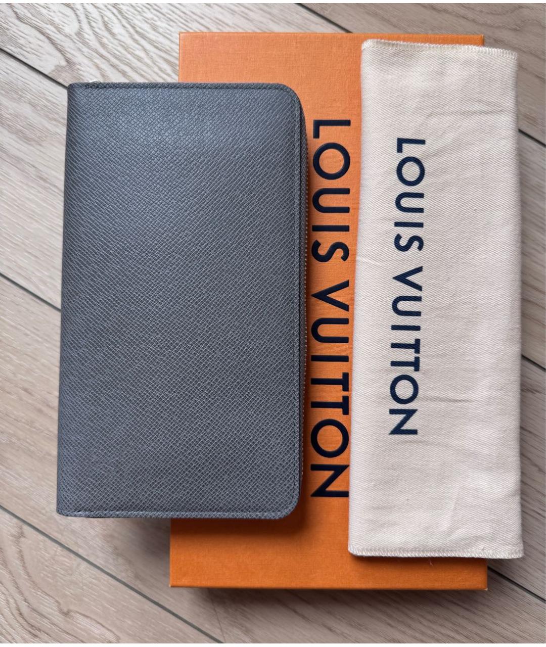 LOUIS VUITTON Серый кожаный кошелек, фото 2