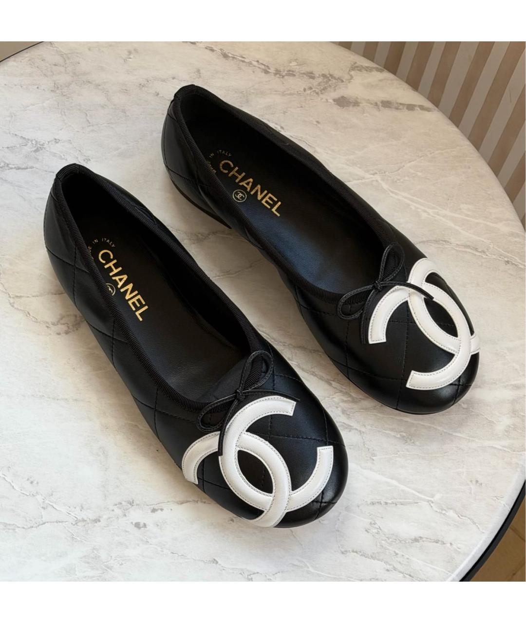 CHANEL Черные кожаные балетки, фото 2