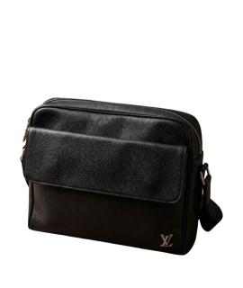 LOUIS VUITTON Сумка на плечо