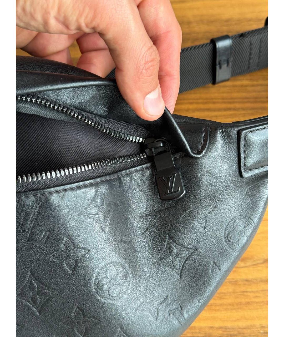 LOUIS VUITTON Черная кожаная поясная сумка, фото 3