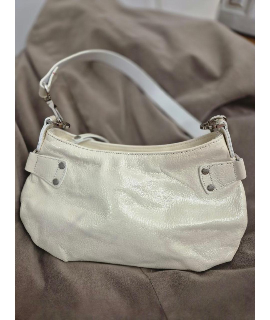 LONGCHAMP Белая сумка с короткими ручками из лакированной кожи, фото 3