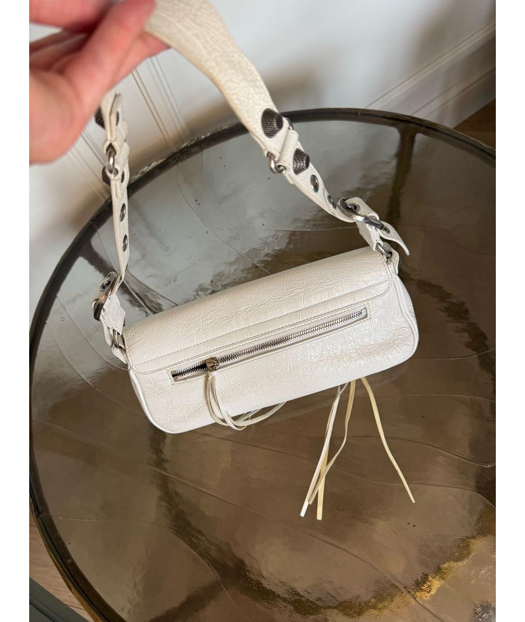 BALENCIAGA Белая кожаная сумка с короткими ручками, фото 2