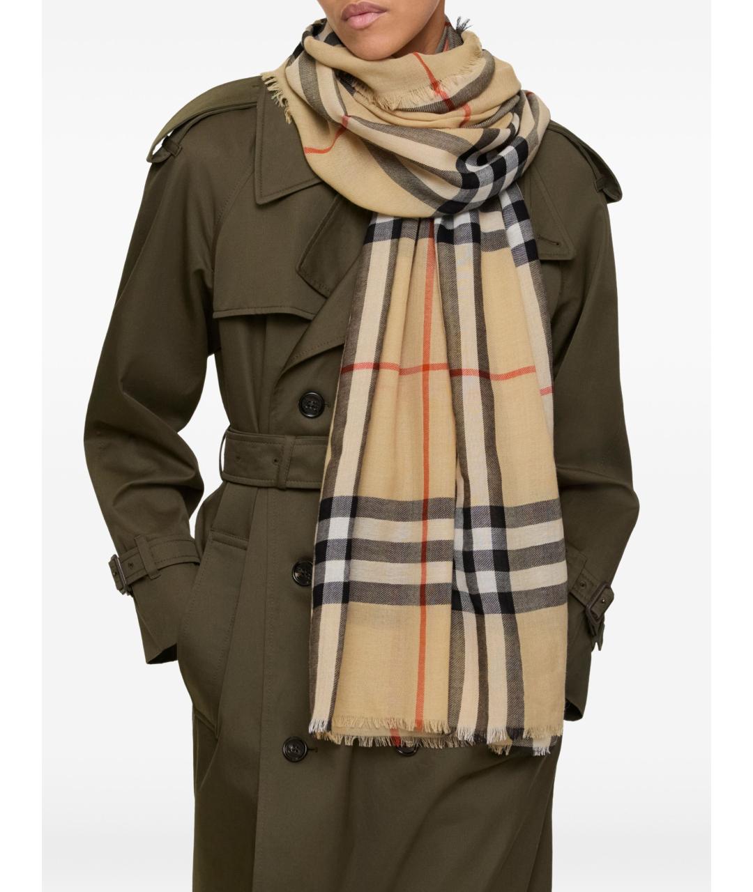 BURBERRY Бежевый шерстяной шарф, фото 2